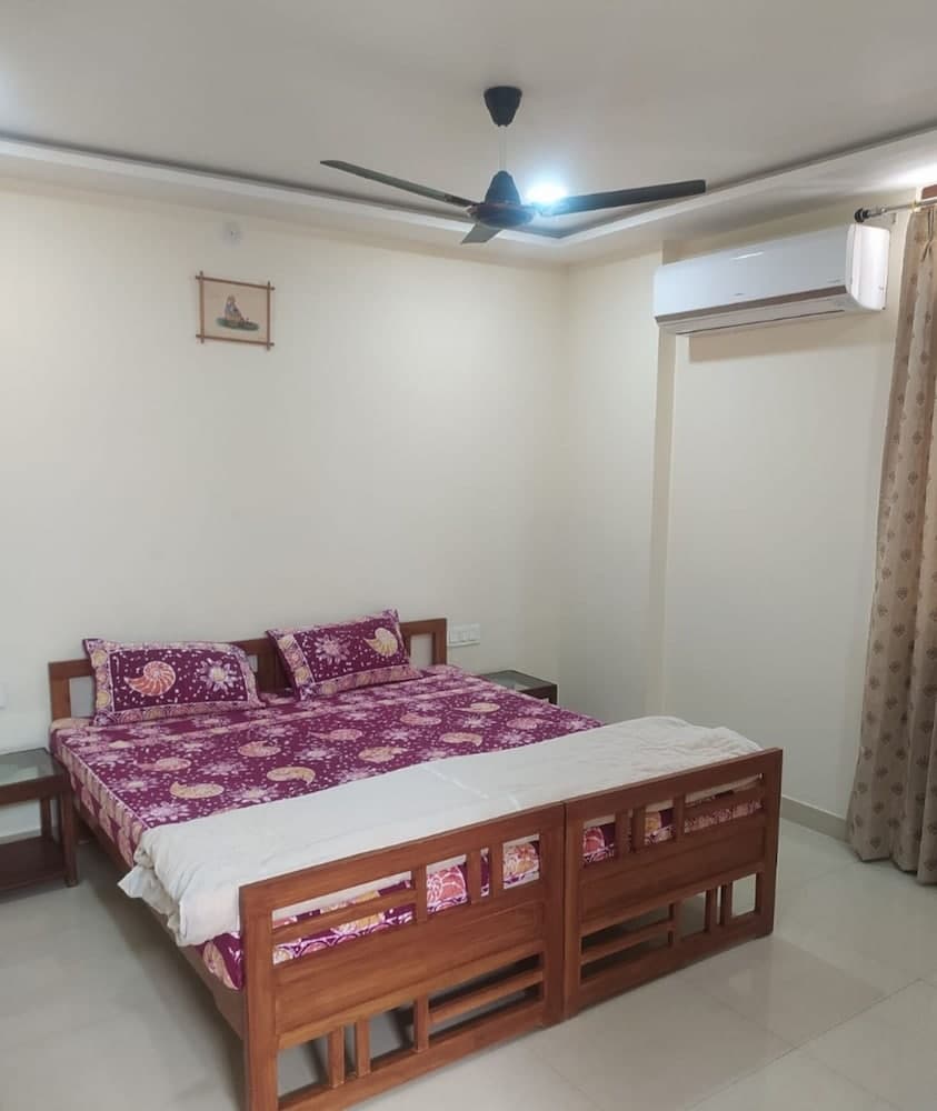 Goroomgo Tourist Inn Jaipur