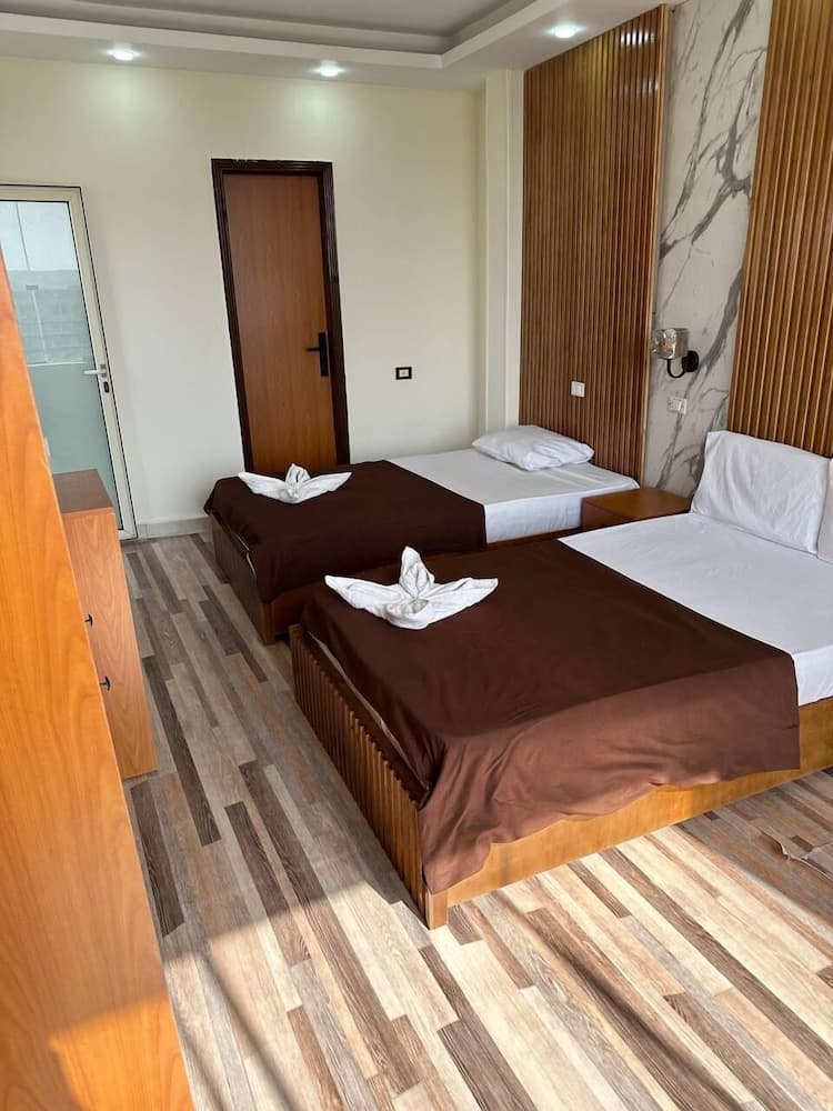 Pyramids History Inn