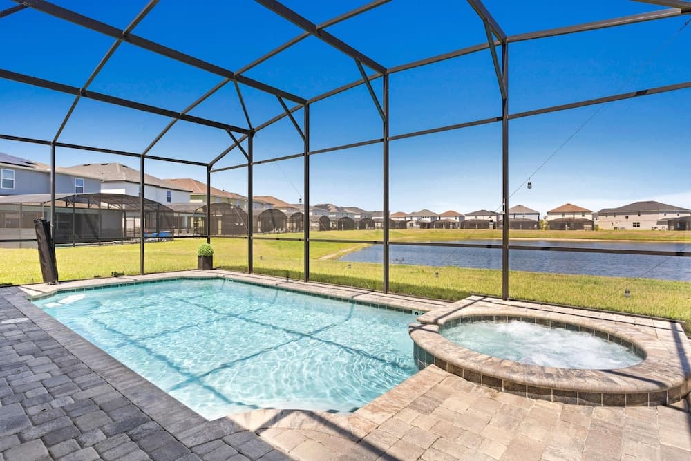 8911 Tropical Haven Court