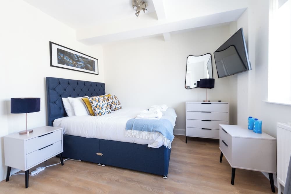 Apt 856 Chelsea Cloisters Sloane Avenue