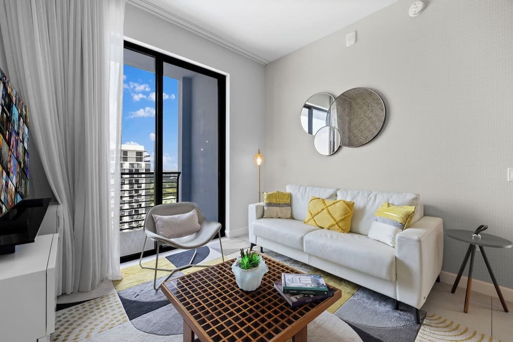 Spacious 2-Bedroom Condo at Doral Park