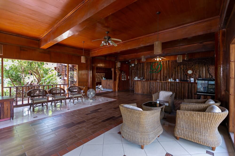 Deeden Pattaya Resort