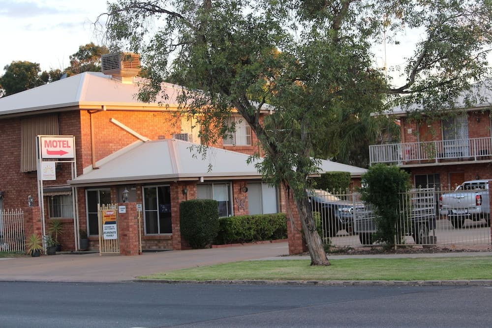 Red Cliffs Colonial Motor Lodge