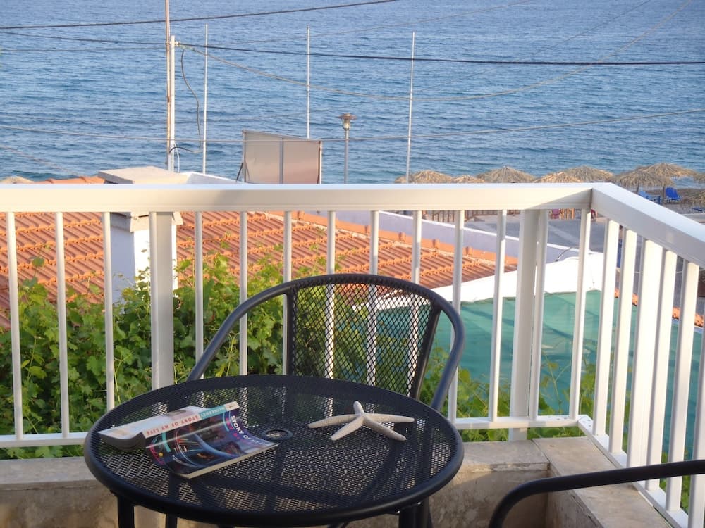 Ilioxenia Studio & Apartments