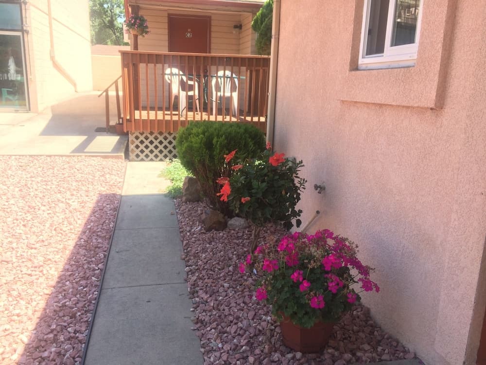 Garden of the Gods Motel