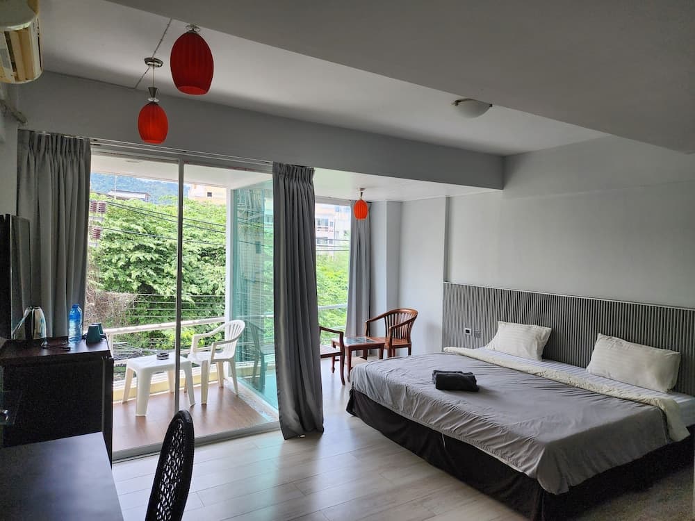 B & B Patong Beach House