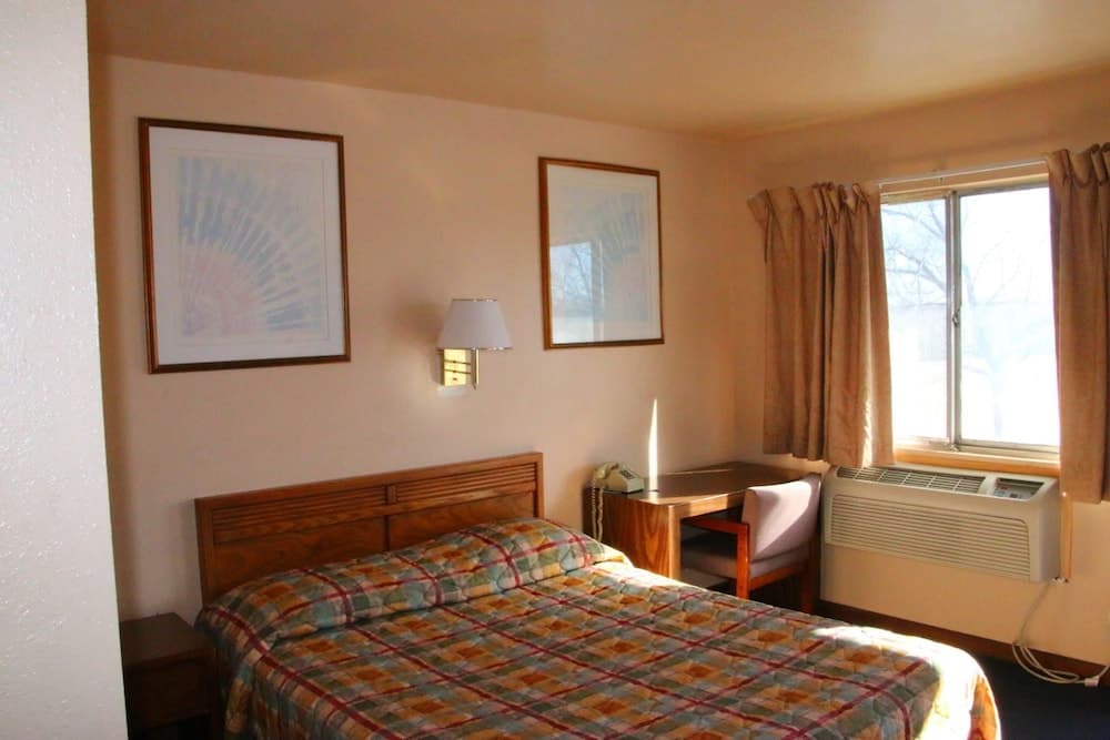 Travelers Inn