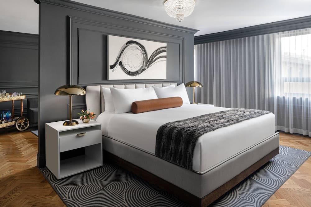 The Drake Oak Brook, Autograph Collection
