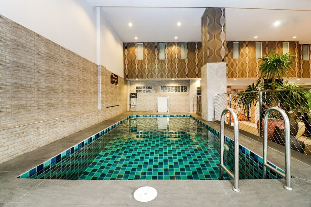 Collection O JA Siam City