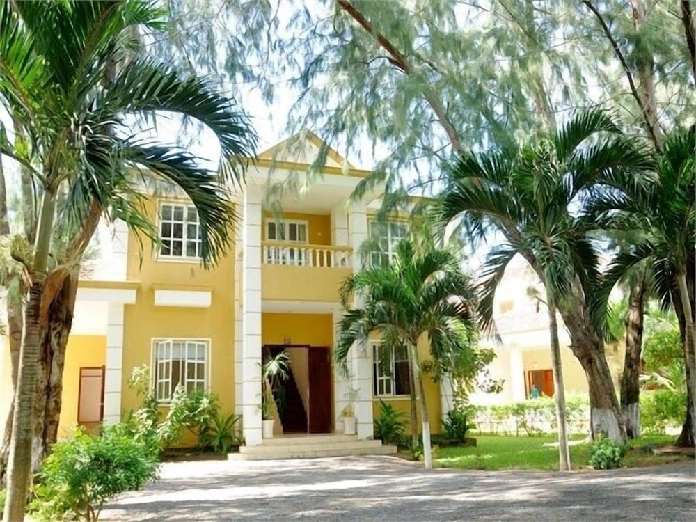 River Ray Estates