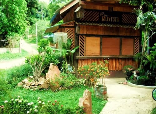Cashewnut Tree Bungalows