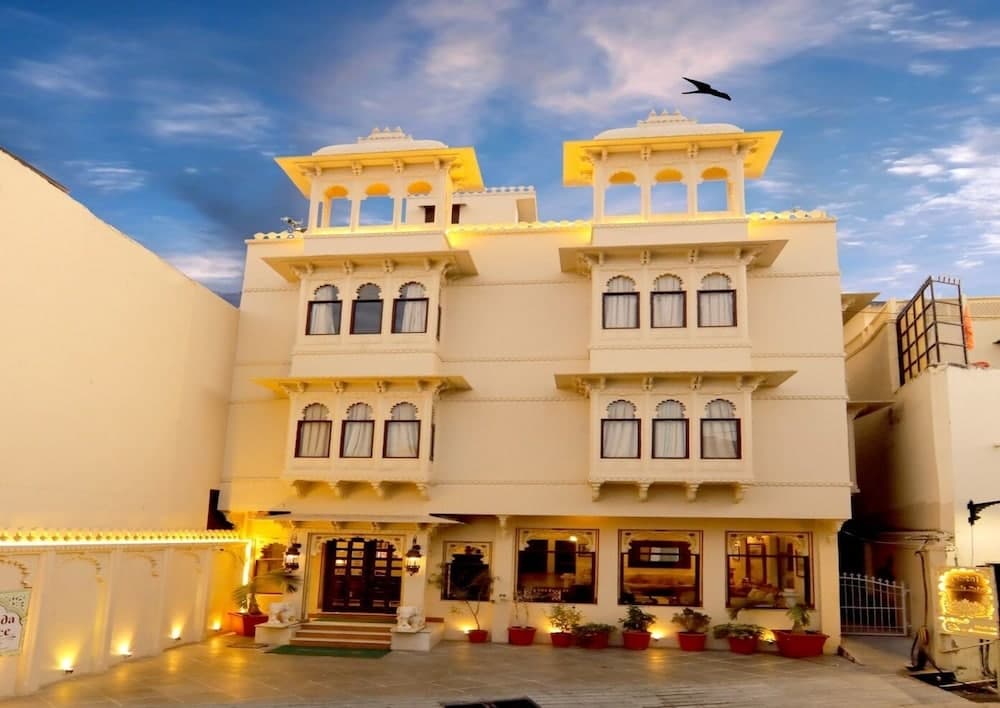 Hotel Boheda Palace