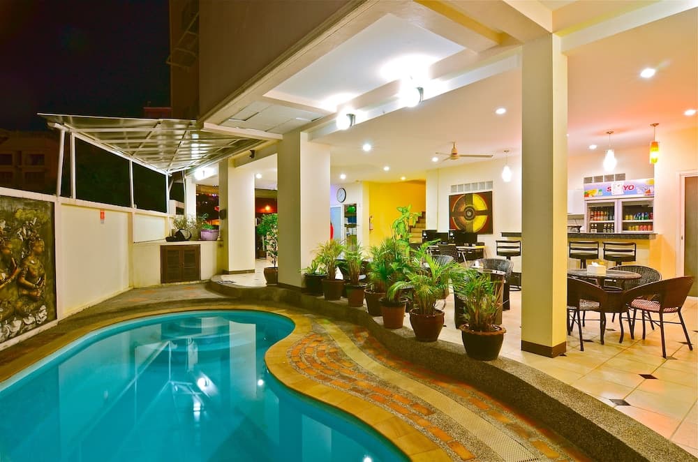 Square One Hotel Patong