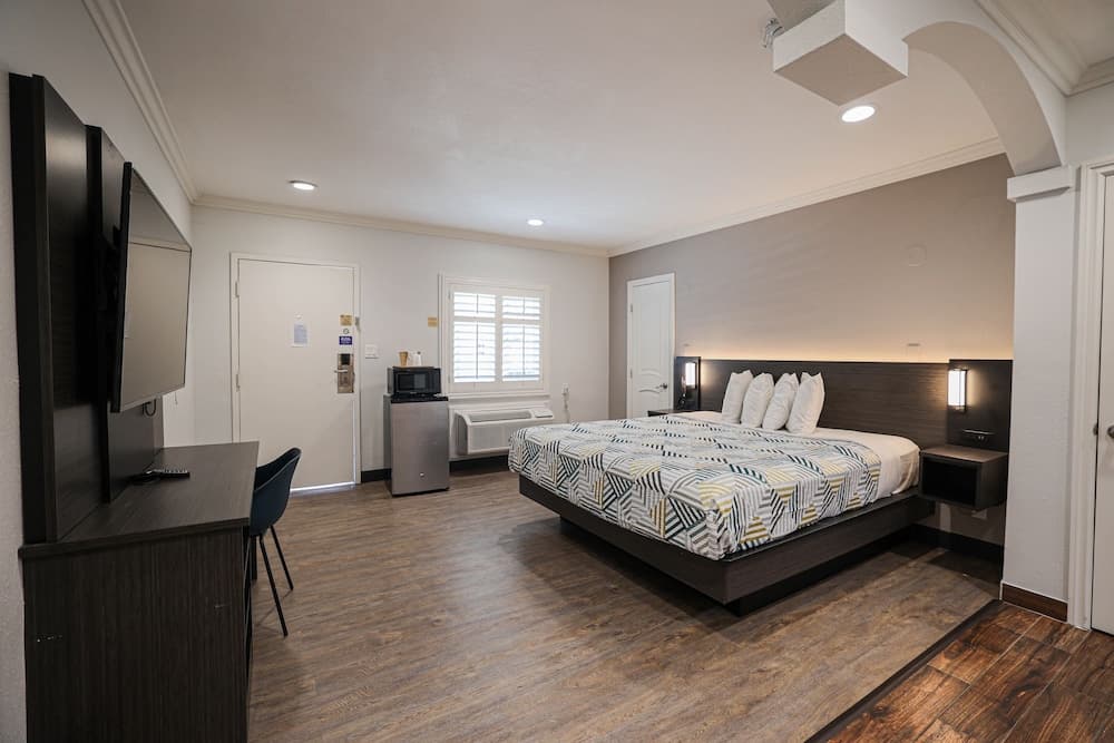 Motel 6 Tustin, CA – Orange County