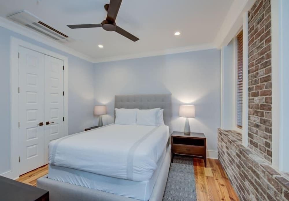 The Quarters on King