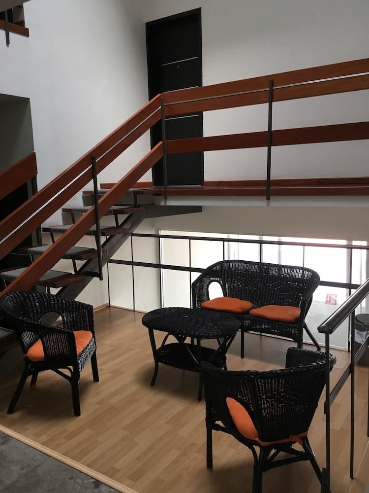 Lobi oturma alanı