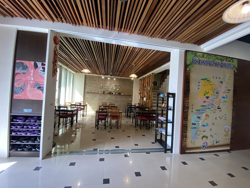 Happy Life Hostel