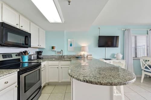 Oceanfront Apt at Sunglow Resort Seaside Suite