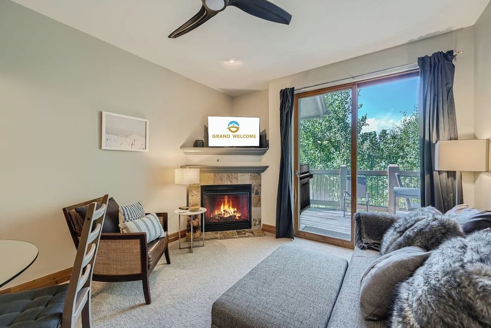 Cozy 1BR Near Trails w/ Shuttle to Slopes and Town