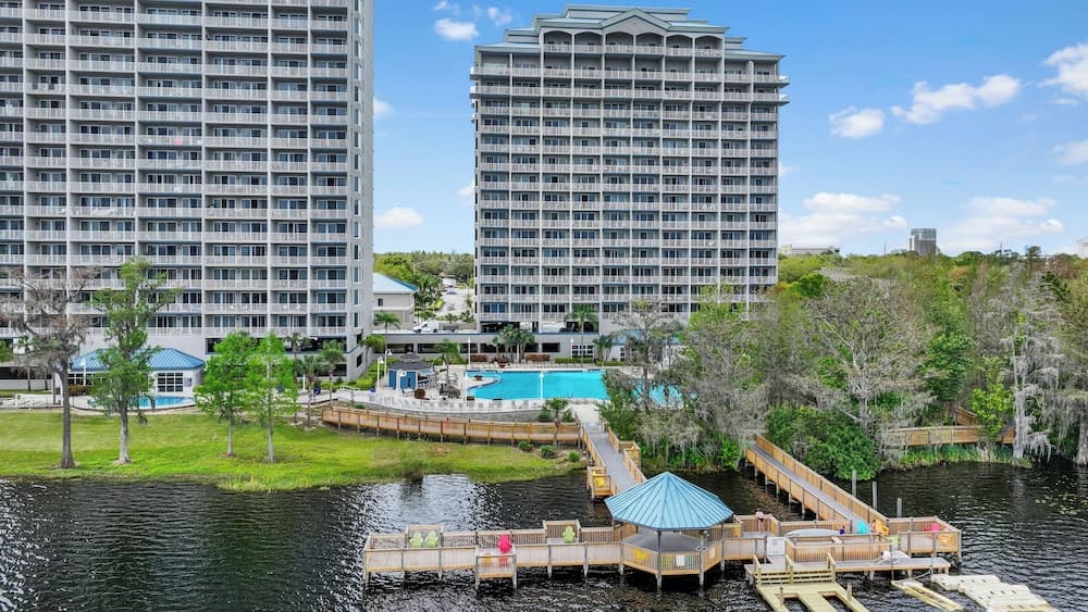 Renovated Condo 2mil away from Disney