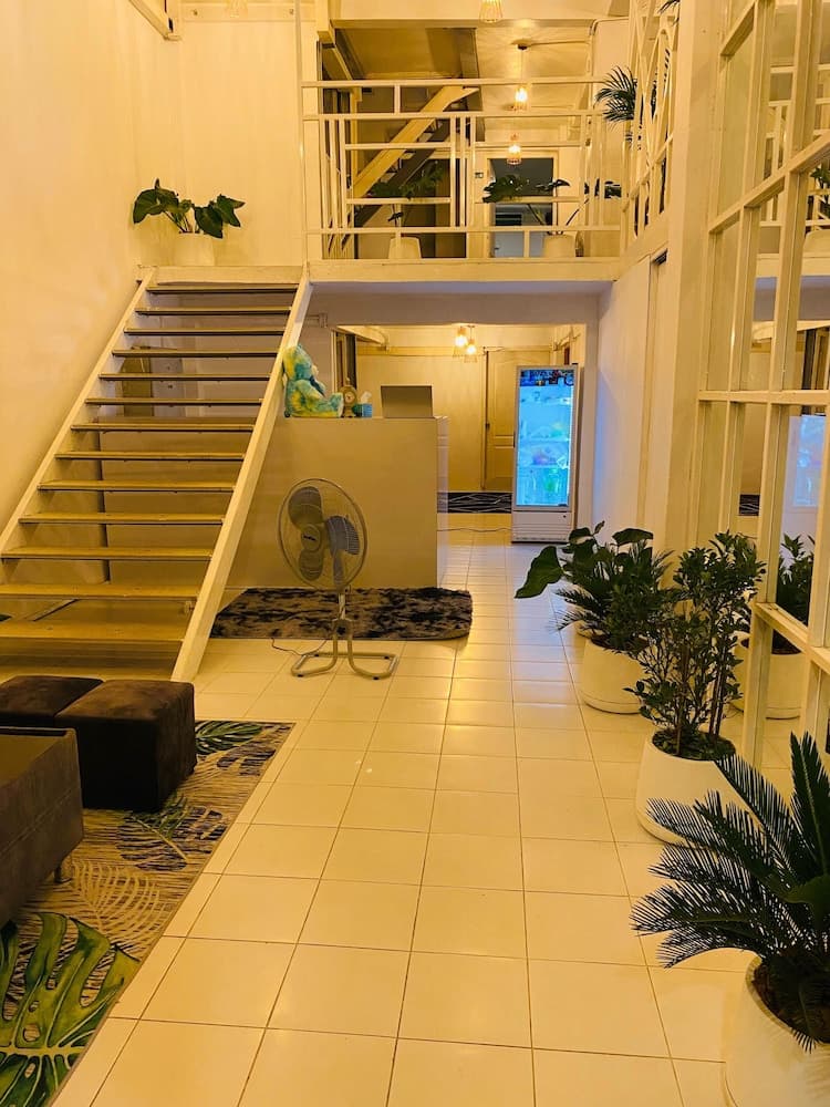 Lemon Tree Khaosan Hostel