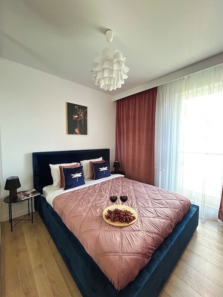 Lumina 3-room apart on Drewnowska
