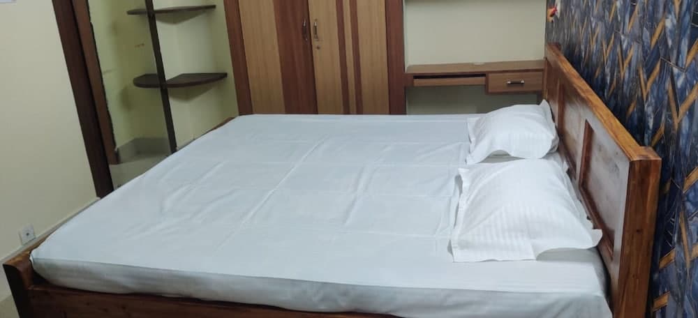 Goroomgo Senorita inn Puri