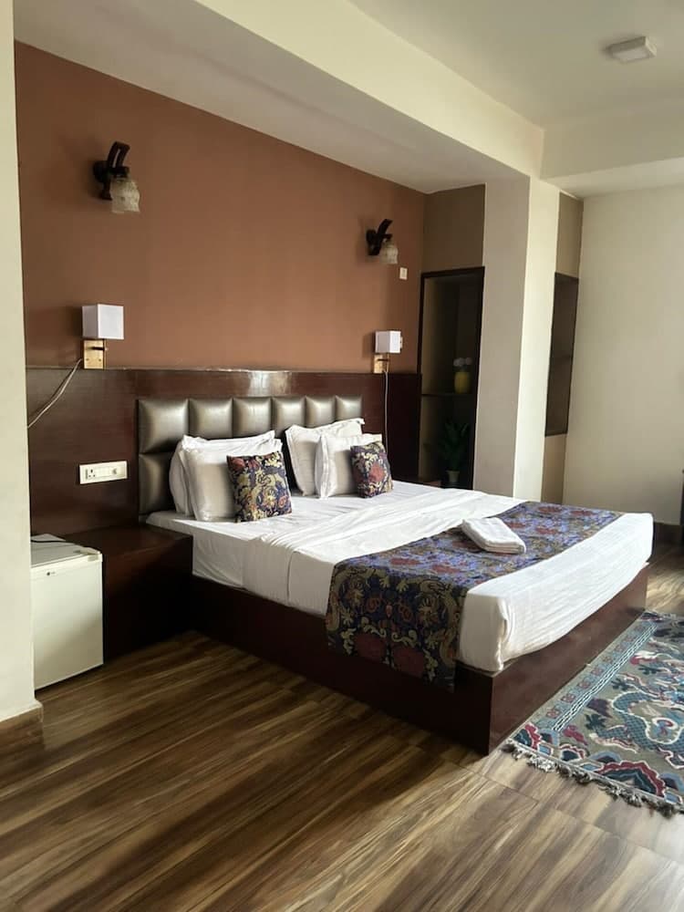 Goroomgo Twin Spring Gangtok