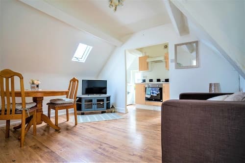 Travellers Stays In The Heart Of Orrell Park