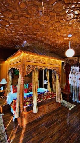 The Mughal Palace Eco Luxury Houseboat