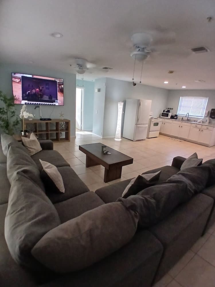 4BR 2BA Near Beach Perfect For Familes
