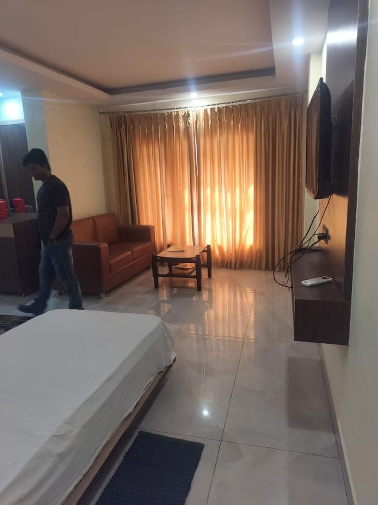 Goroomgo Basu Premium Puri