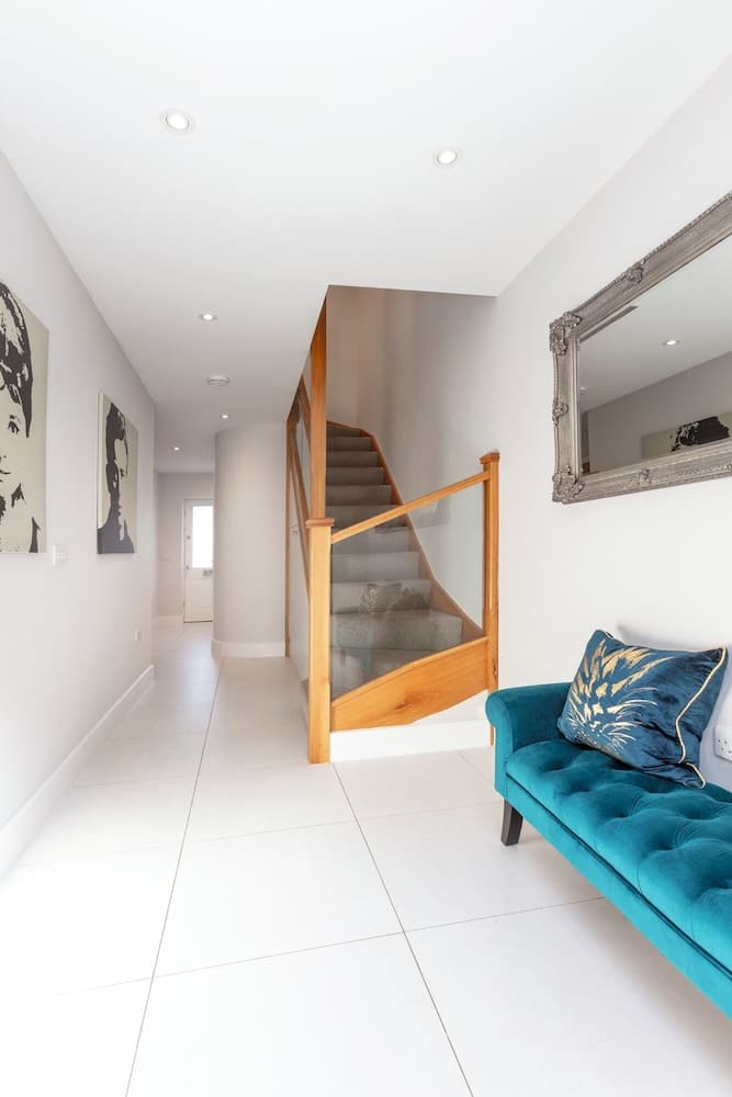 Luxurious Central Windsor Town House