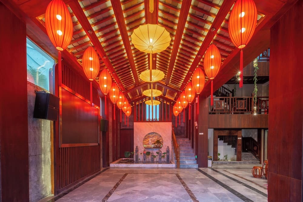 Cloudhaven Retreat ( 云卷云舒半山驿 )