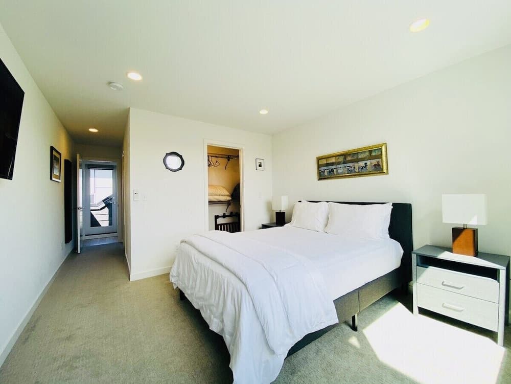 Modern Ballard Townhouse - Rooftop