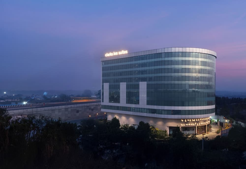 Clarks Inn Suites Hyderabad Airport