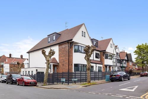 Cosy Golders Green Studio With Modern Amenities