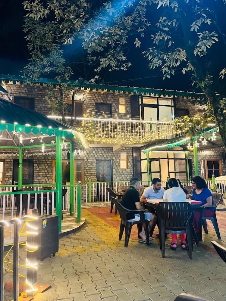 Cedar Woods - A Boutique Resort