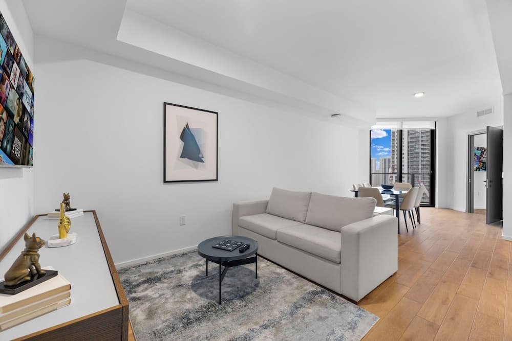 Luxury Studio with Stunning Views & Pool