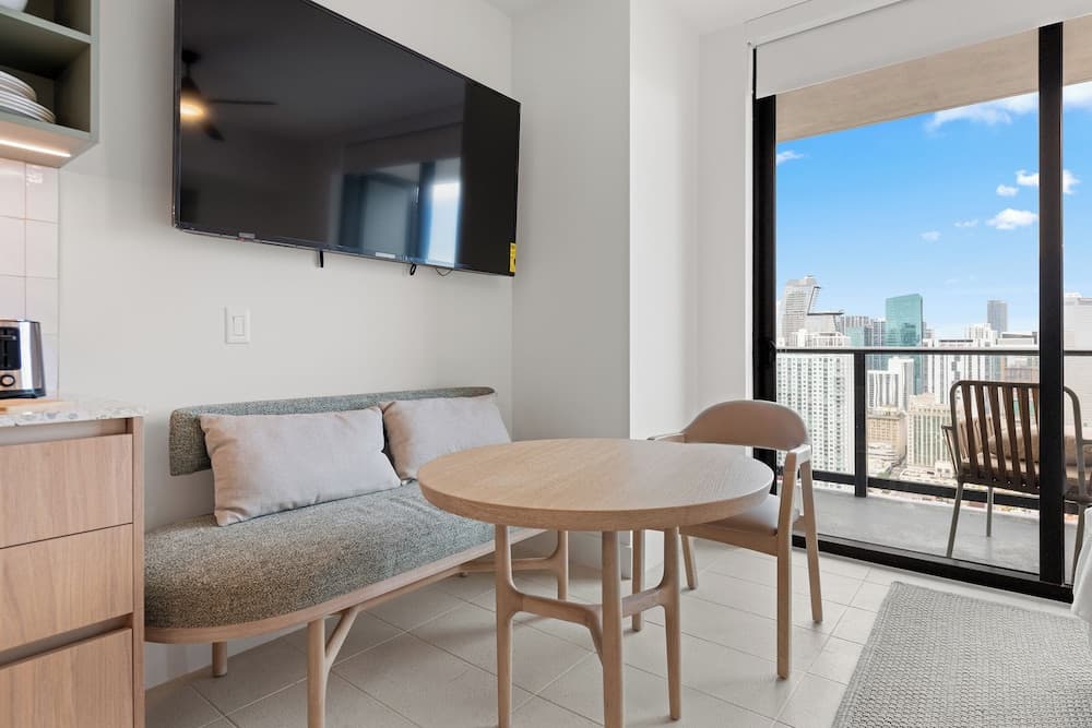 Prime Downtown Location Luxury Studio