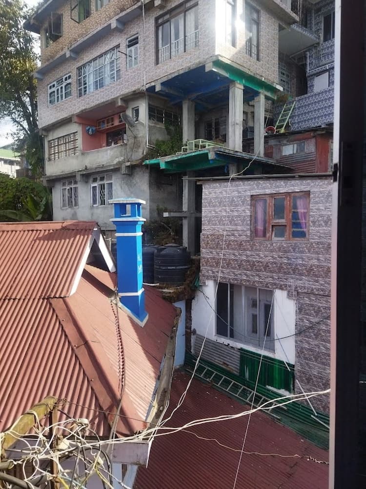 Goroomgo Pitstop Darjeeling