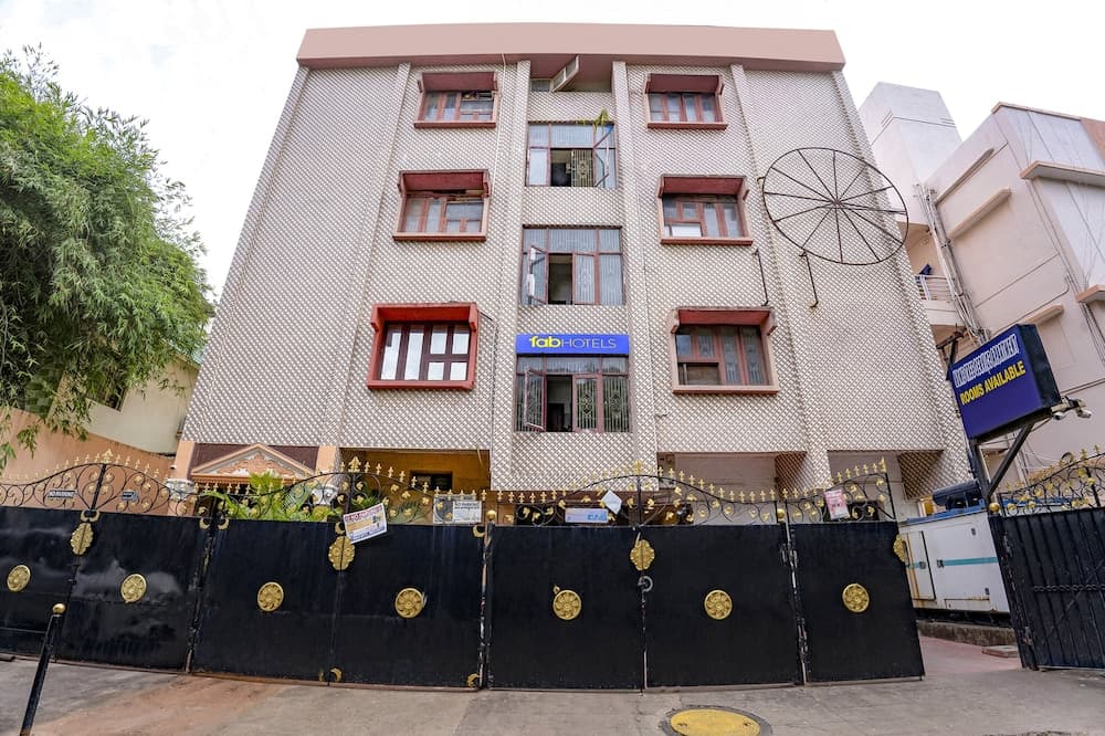 Fabhotel Home Tree Service Apartment T Nagar