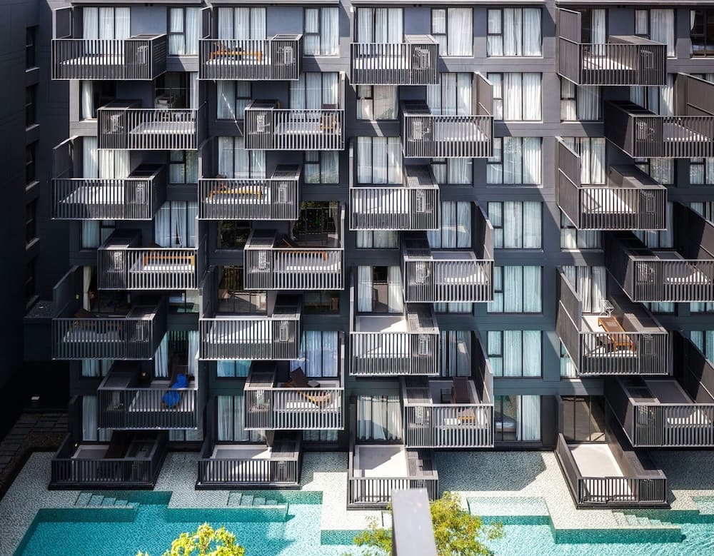 The Deck Condominium 184