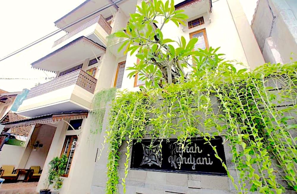 Makati Kandjani Hotel