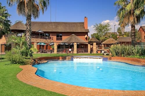Exquisite 2 Bedroom Garden Townhouse in the Heart of Fourways