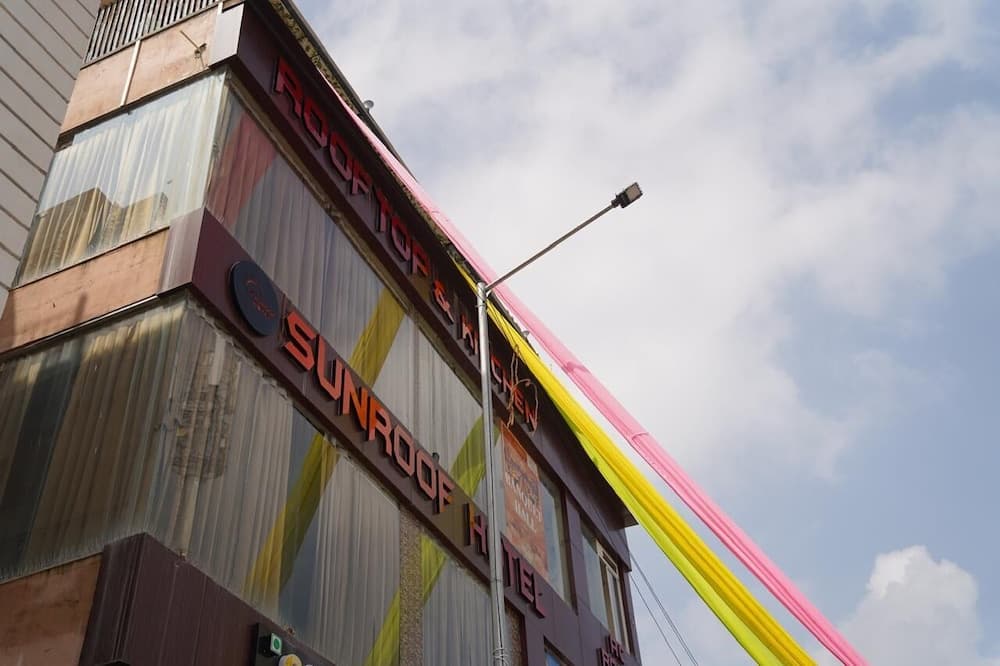 Sunroof Hotel & Rooftop Kitchen