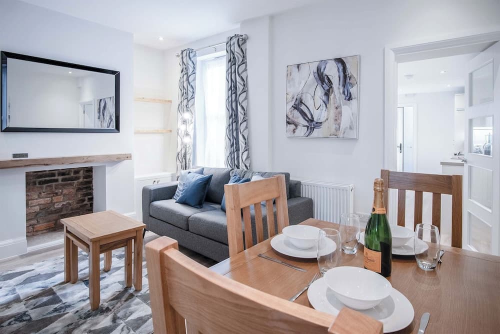 Fleet Street - 2 Bedroom - Swansea