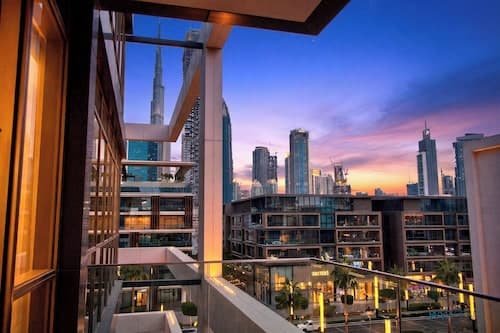 WYZ RENT|2.5 BDs in the heart of City Walk