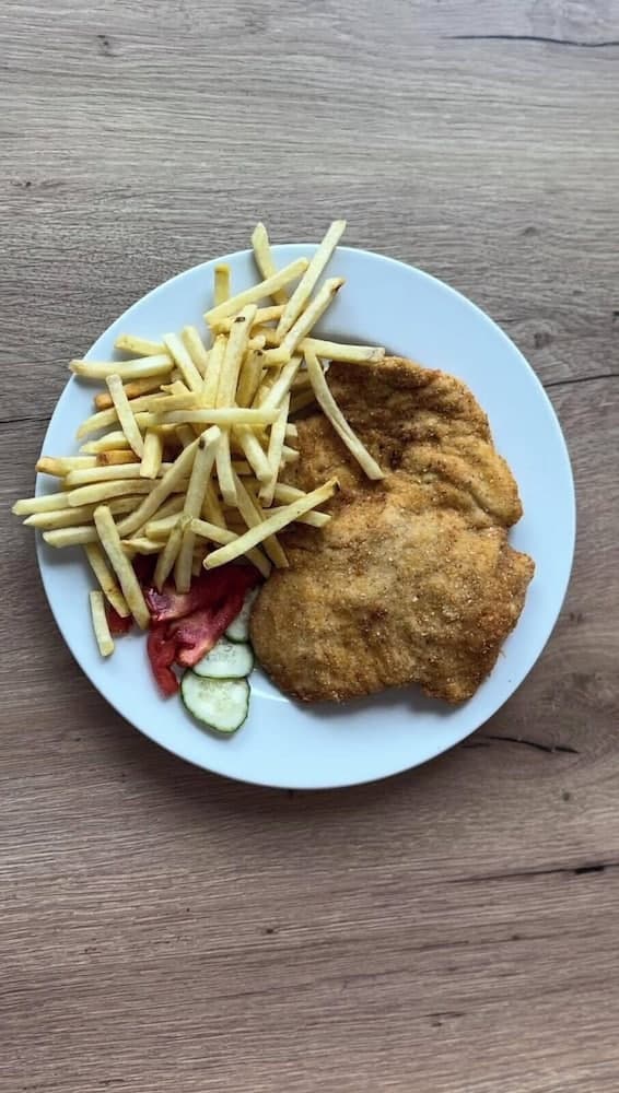 Odada yemek servisi