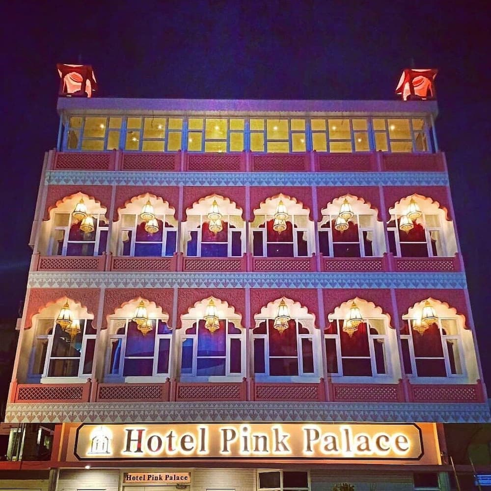 Hotel Pink Palace